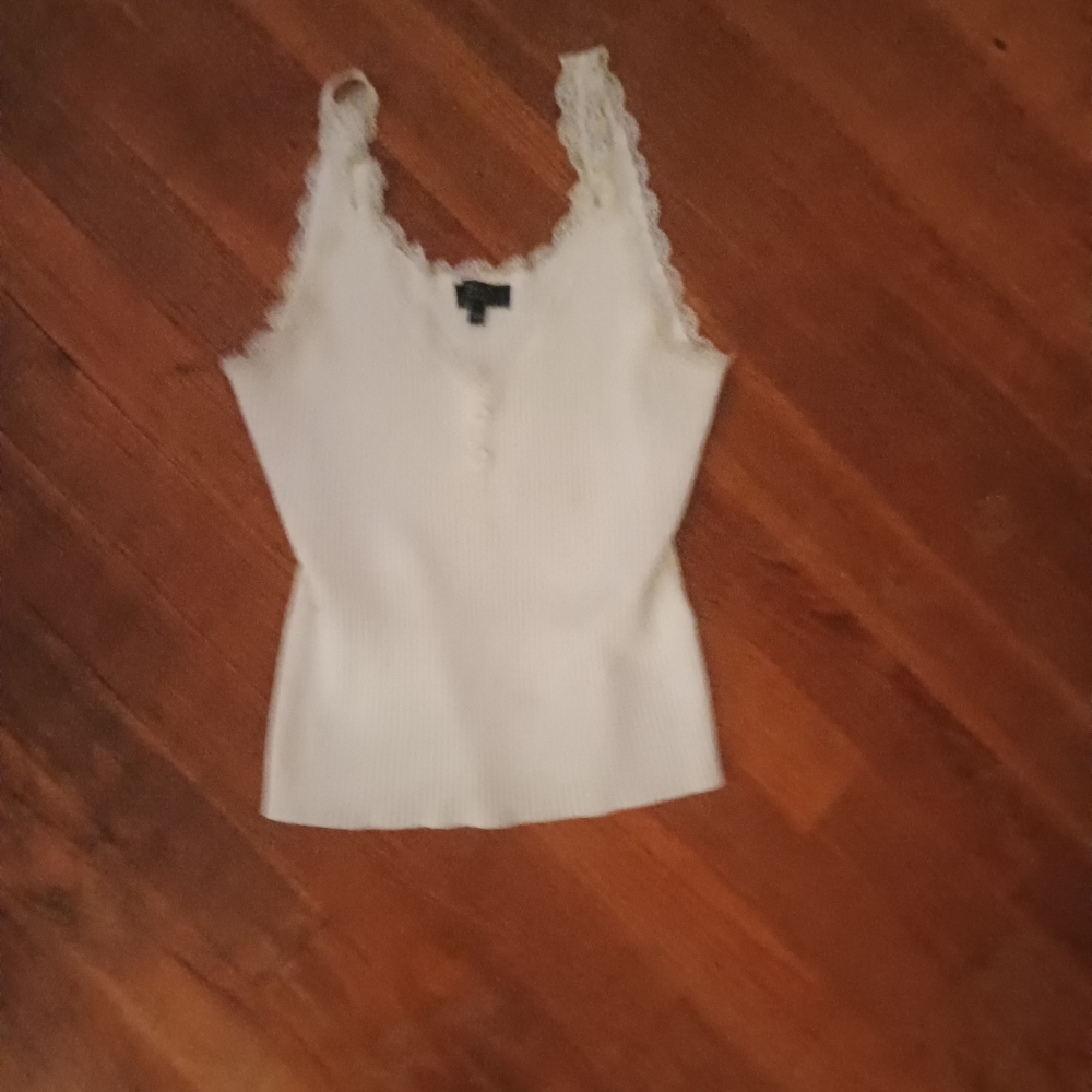 White fitted tank top